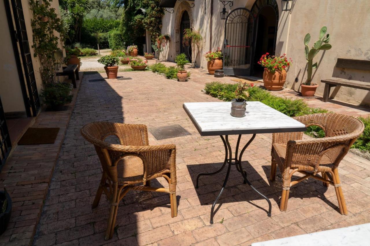 Il Granaio Dei Casabella Hotel Paestum Exterior photo